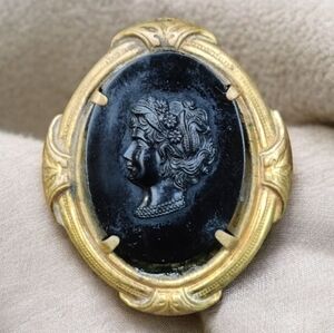 Antique Mourning? Cameo Brooch